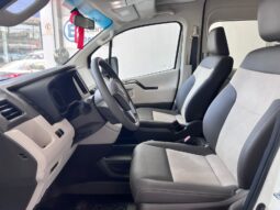 Toyota Hiace Commuter Aut 2025 13+1 lleno