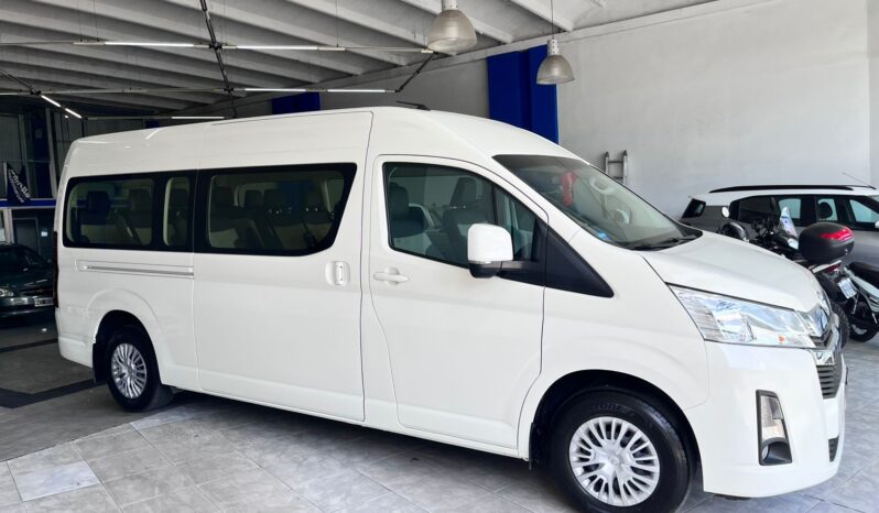 Toyota Hiace Commuter Aut 2025 13+1 lleno