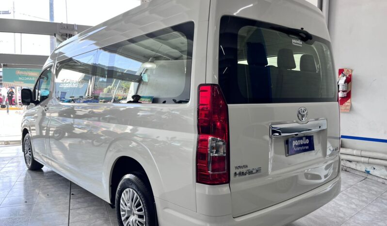 Toyota Hiace Commuter Aut 2025 13+1 lleno