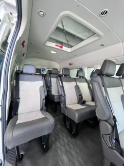 Toyota Hiace Commuter Aut 2025 13+1 lleno