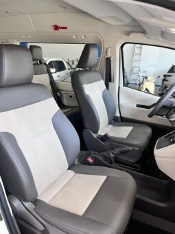 Toyota Hiace Commuter Aut 2025 13+1 lleno