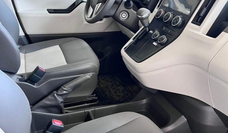 Toyota Hiace Commuter Aut 2025 13+1 lleno