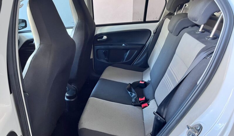 Volkswagen Up White 2015 lleno