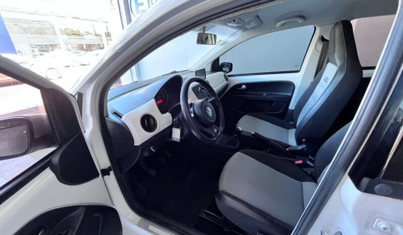 Volkswagen Up White 2015 lleno