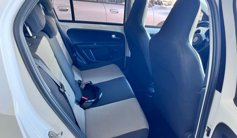 Volkswagen Up White 2015 lleno