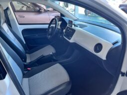Volkswagen Up White 2015 lleno