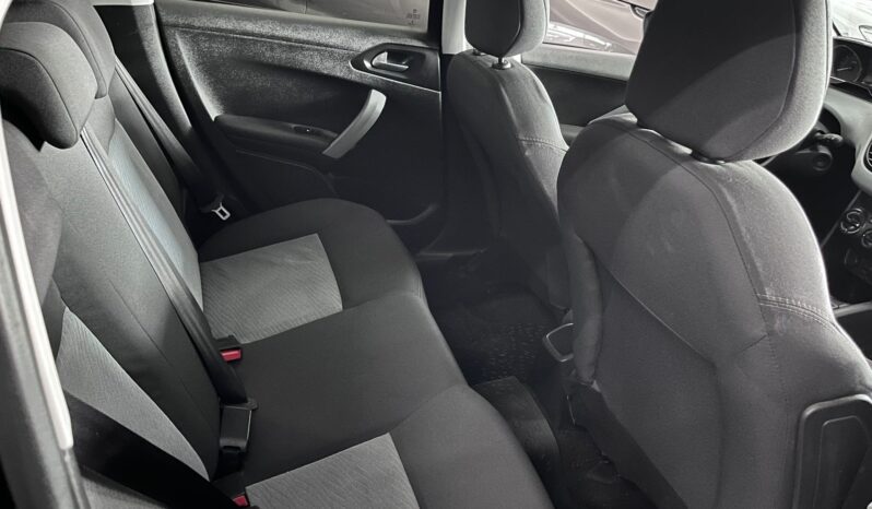 Peugeot 208 Allure Navegador 2014 lleno