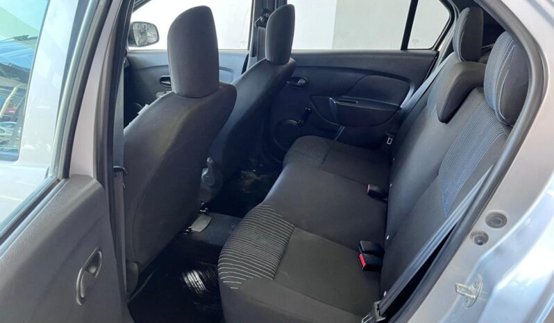 RENAULT LOGAN LIFE 2023 lleno