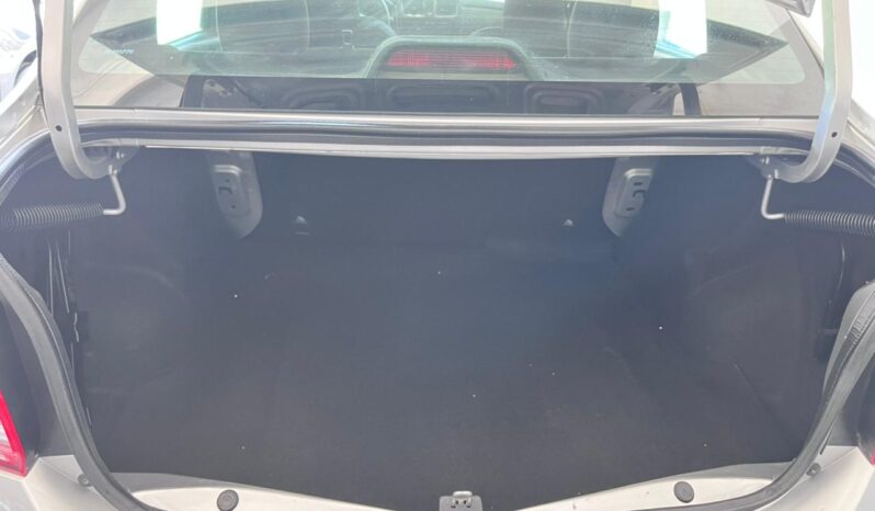 RENAULT LOGAN LIFE 2023 lleno